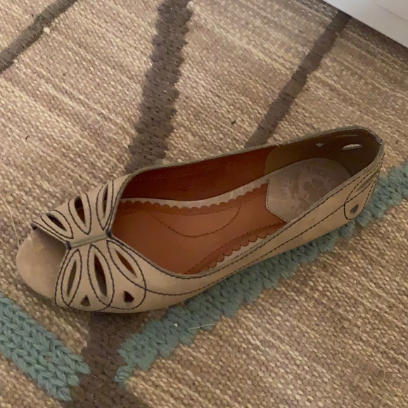 Lucky Brand peep toe leather flats size 6. - Picture 1 of 5